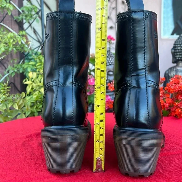 🏴󠁧󠁢󠁥󠁮󠁧󠁿 Dr. Martens Vintage Perforated Heeled Granny Style Boots UK 5